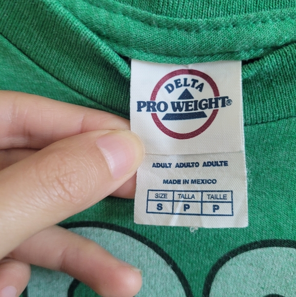 Nintendo Yoshi T-Shirt - Picture 3 of 5